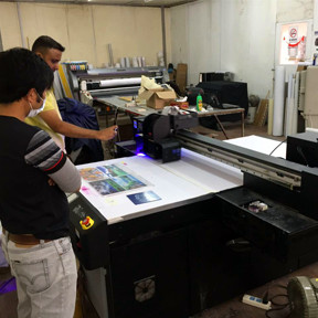 Training Eco Solvent Printer, UV Printer, Digital Textile Printer and Solvent Printer at oversea customer’s working site.